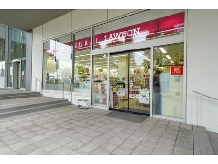 コンビニ　ナチュラルローソン 佃二丁目店（コンビニ）まで130m