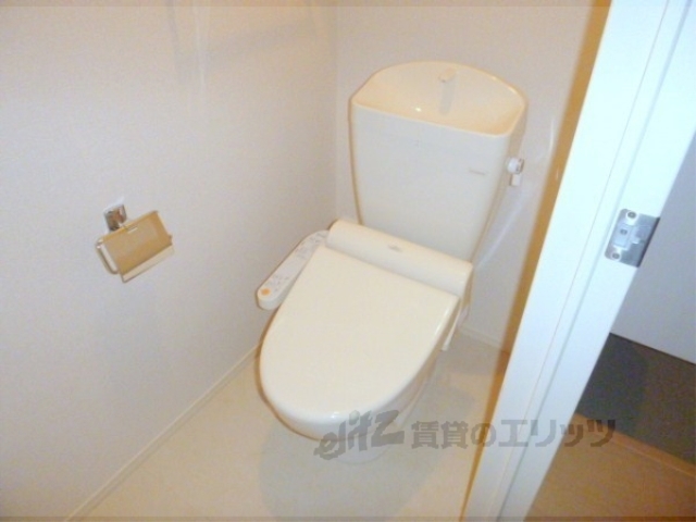 トイレ　【参考画像】別の物件の写真です