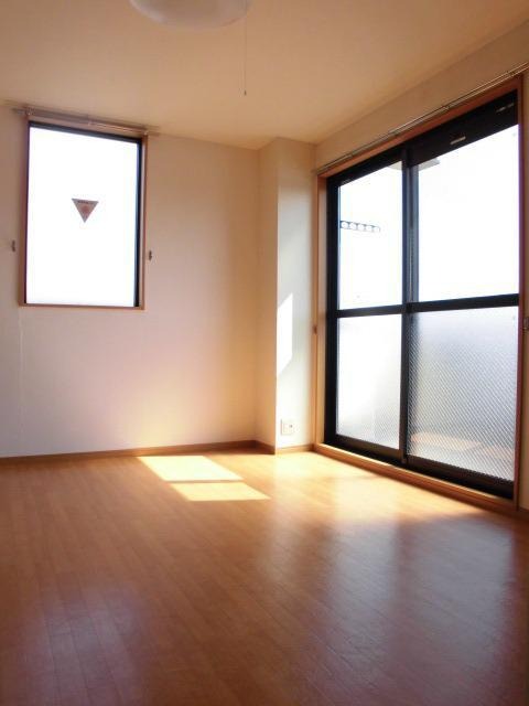 その他部屋・スペース　角部屋の写真です