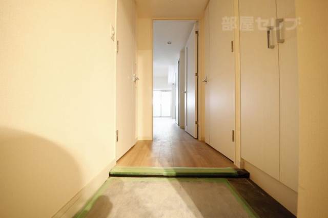 玄関　イメージ写真につき、実際のものとは異なります