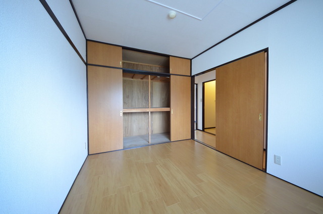 その他設備　★奥行きがあり、使いやすい収納です★