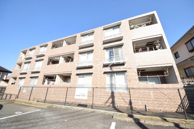 建物外観　落ち着いた雰囲気の外観です