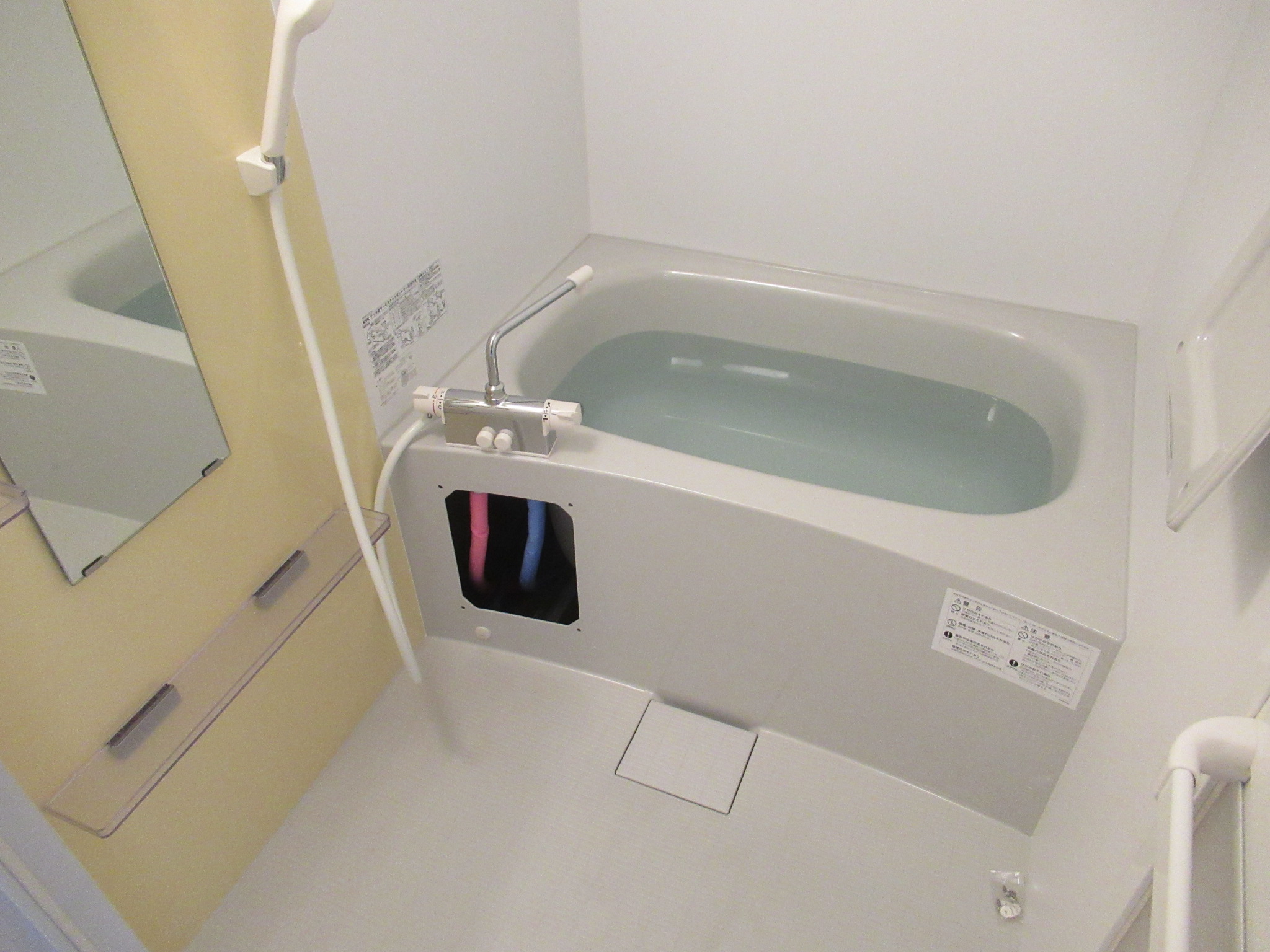 バス・シャワールーム　別室の参考写真となります。