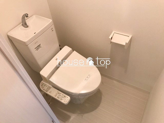 トイレ　嬉しいウォシュレット付きです♪