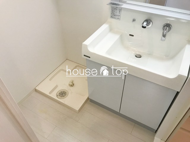 洗面設備　洗濯機置場が室内にあるのは嬉しいですね♪