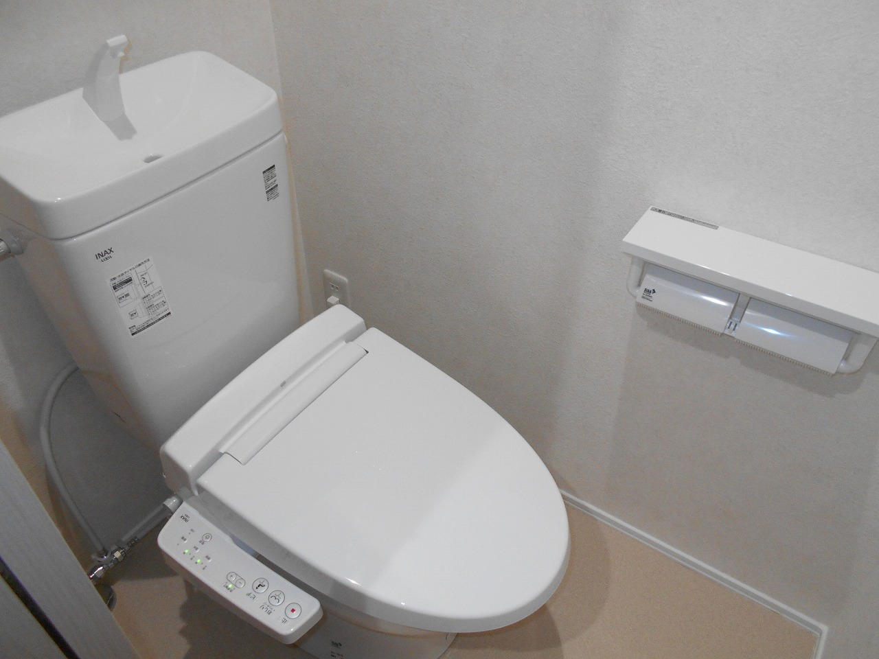 トイレ　温水洗浄便座