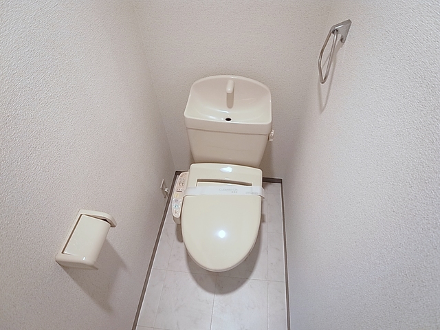 トイレ　ウォシュレット完備