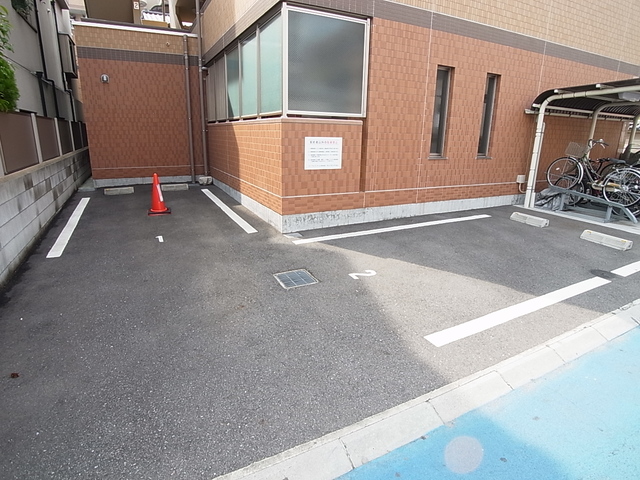 駐車場　敷地内駐車場