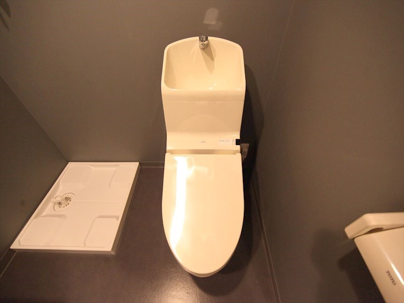 トイレ　温水洗浄暖房便座付トイレ