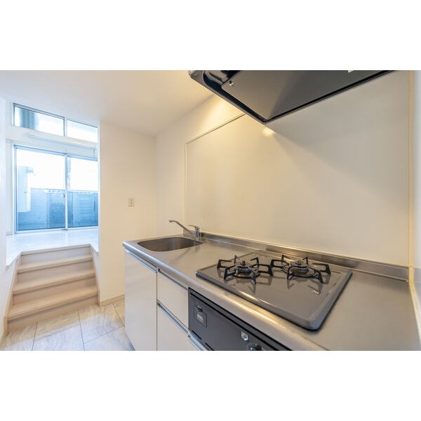 キッチン　システムキッチン（ガス2口コンロ付）