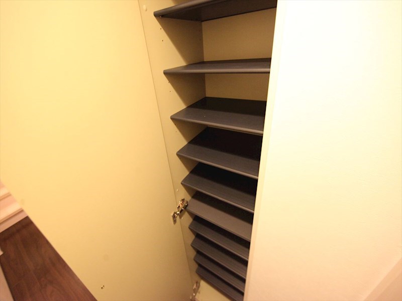 玄関　玄関　シューズボックス付（収納充実してます）