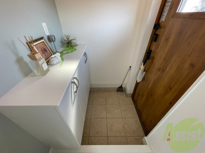 玄関　こちら玄関のお写真です！広々としていますね！