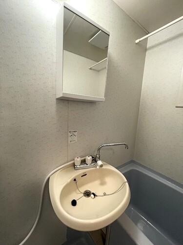 洗面設備　洗面所　※同タイプ別部屋前回募集時2023.1撮影