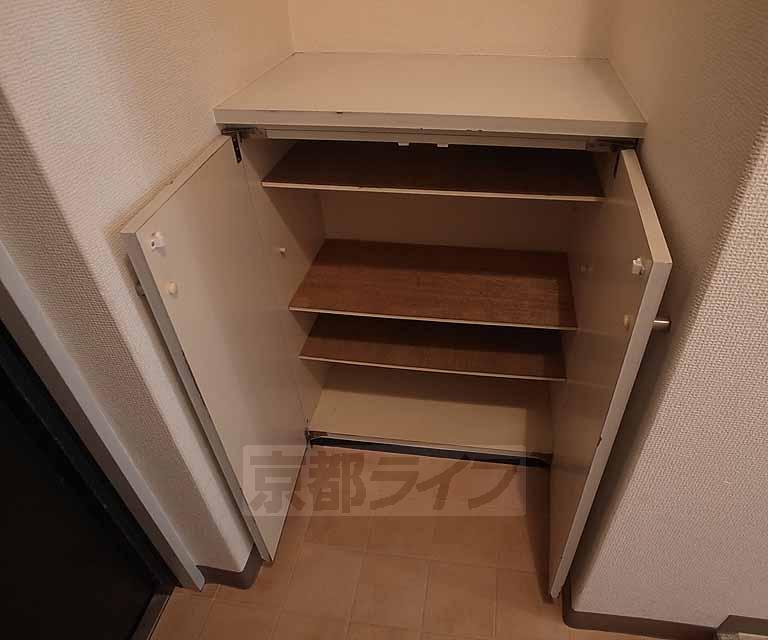 収納　シューズボックス完備