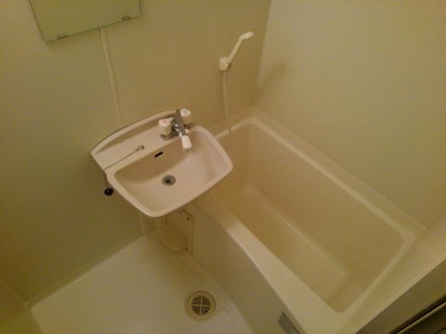 バス・シャワールーム　浴室換気乾燥機能付