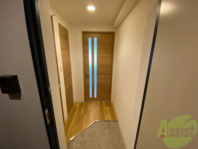 玄関　玄関の様子です。明るい印象ですね。気分もあがりそう。