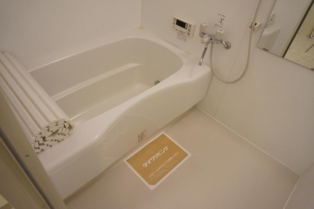 バス・シャワールーム　写真・動画・パノラマは同物件左右反転間取りのものです