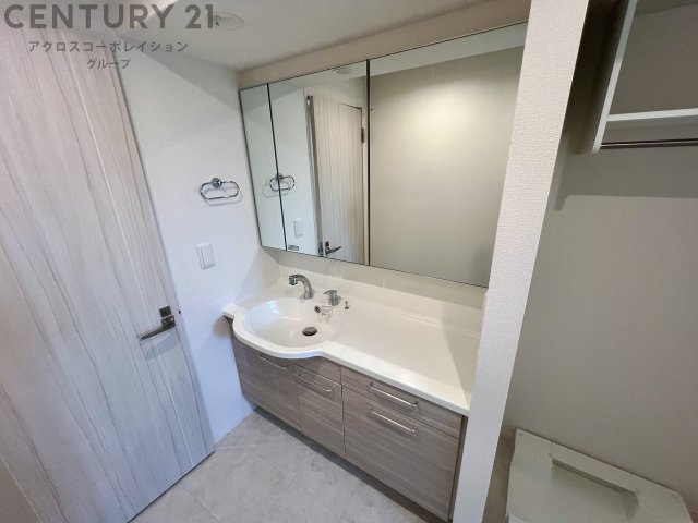 洗面設備　広い独立洗面化粧台が魅力♪