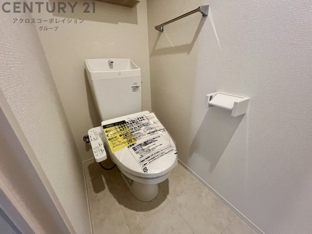 トイレ　温水洗浄便座機能付きのトイレです！