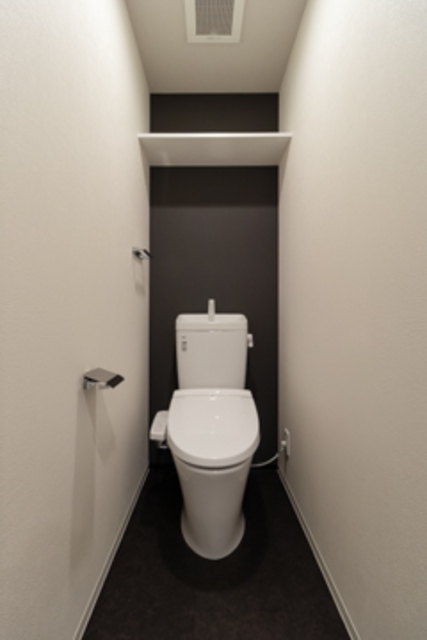 トイレ　※写真は同タイプ住戸です。