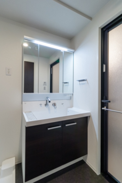 洗面設備　※写真は同タイプ住戸です。