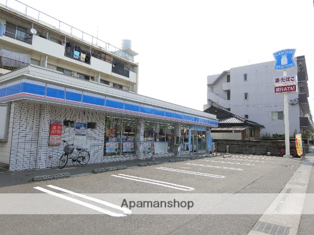 コンビニ　ローソン鹿児島下荒田四丁目店（コンビニ）まで60m