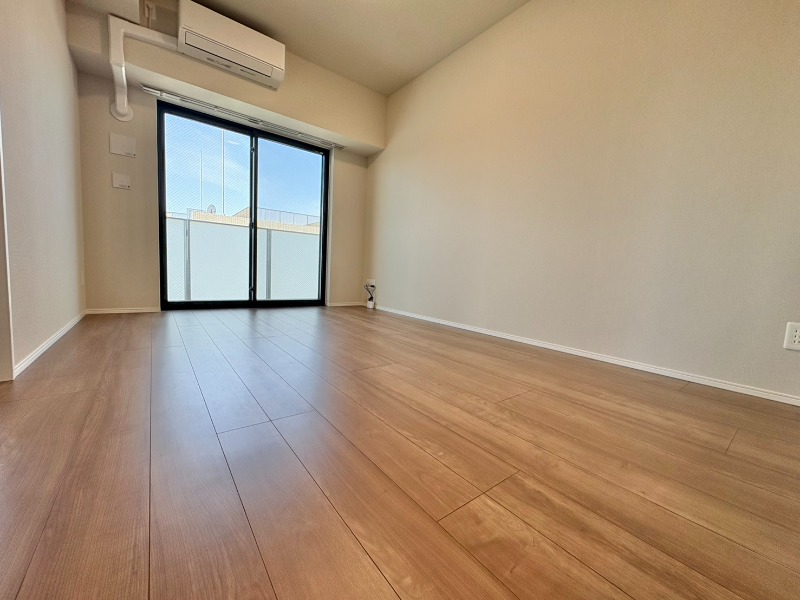 居室・リビング　同タイプ９０１号室参照