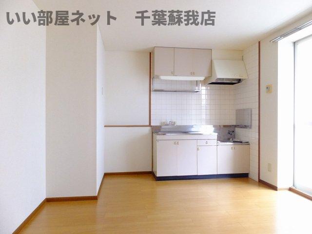 居室・リビング　こちらのリビングで趣味の時間をお楽しみください