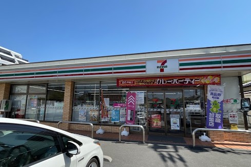 コンビニ　セブン－イレブン大宮桜木４丁目店（コンビニ）まで481m