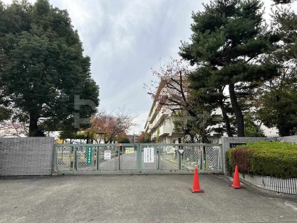 小学校　さいたま市立神田小学校（小学校）まで340m