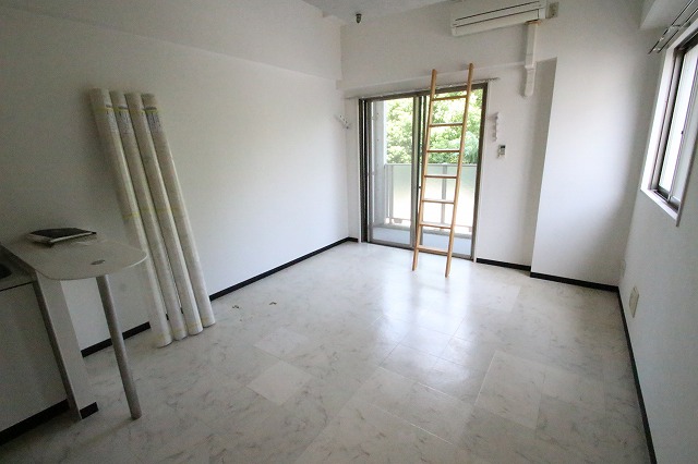 居室・リビング　同物件別号室の写真です。