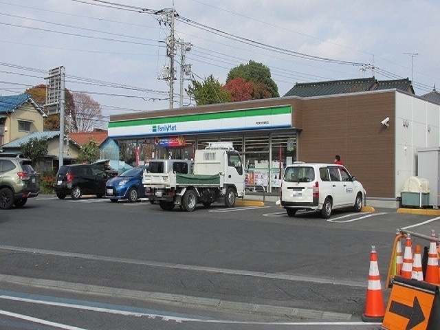 コンビニ　ファミリーマート元今泉七丁目店（コンビニ）まで28m