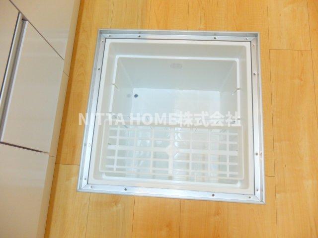 その他　床下収納は食品のストックに便利です◆