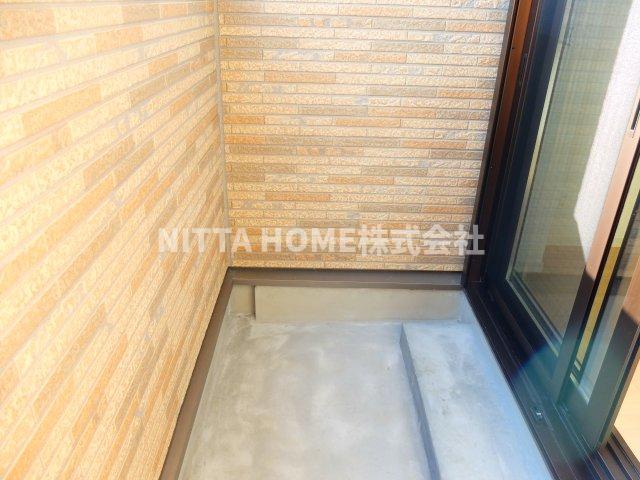 バルコニー　南向きの明るいバルコニーもあります＊