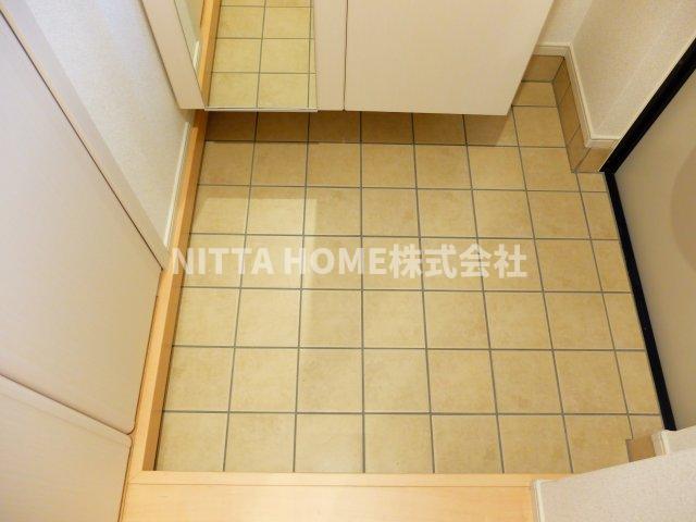 玄関　広いスペースの玄関です◆