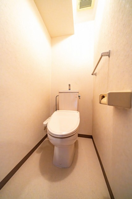 トイレ　【トイレ】※別号室写真　現状優先とします