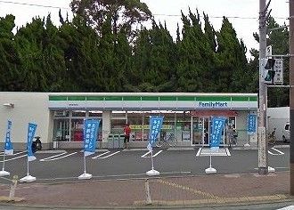 コンビニ　ファミリーマート（コンビニ）まで220m
