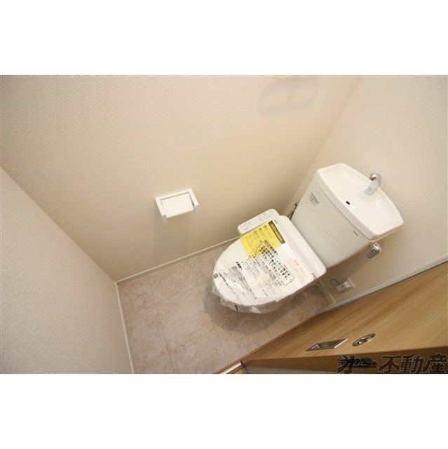 トイレ　温水洗浄便座