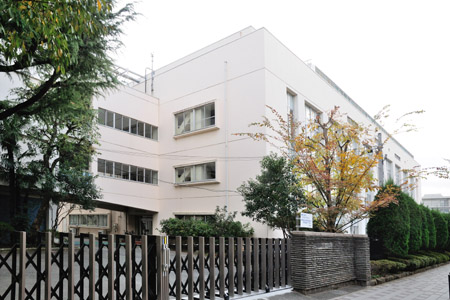 中学校　武蔵野市立第一中学校（中学校）まで686m