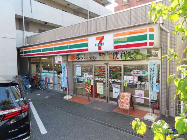 コンビニ　セブンイレブン（コンビニ）まで8m