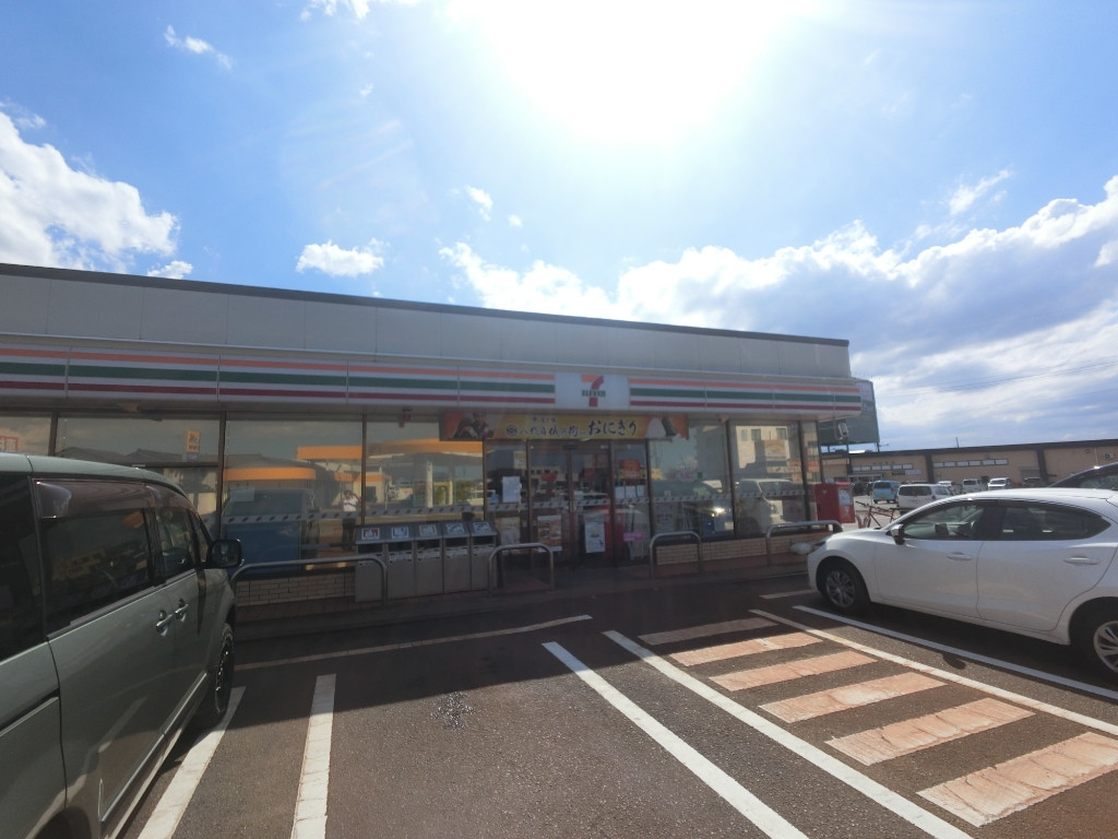コンビニ　セブンイレブン 柏崎茨目店（コンビニ）まで700m