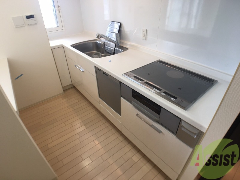 キッチン　洗い場が大きくて洗い物もしやすそうです。