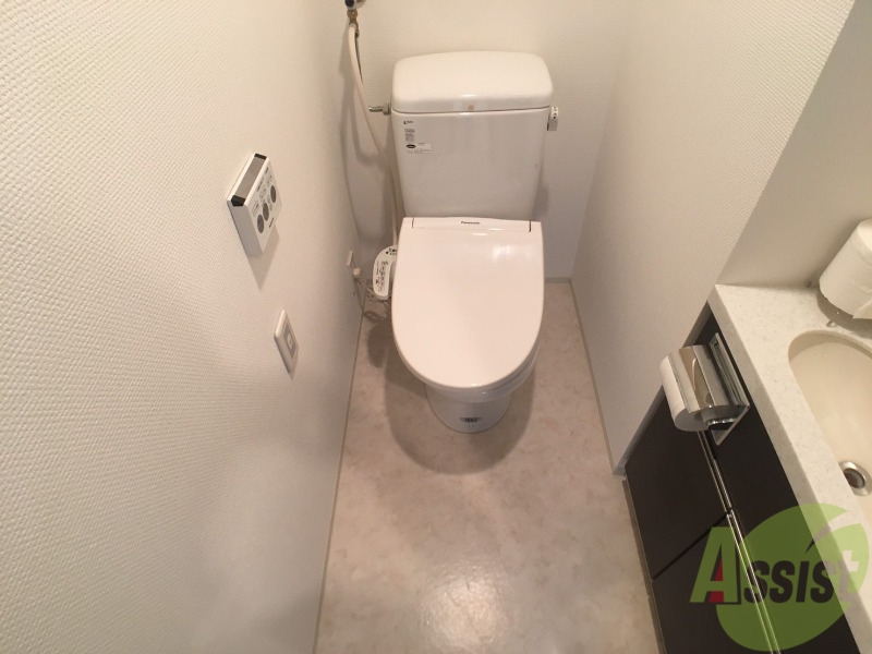 トイレ　ウォシュレット機能がついたトイレ。安心して使用できますね。