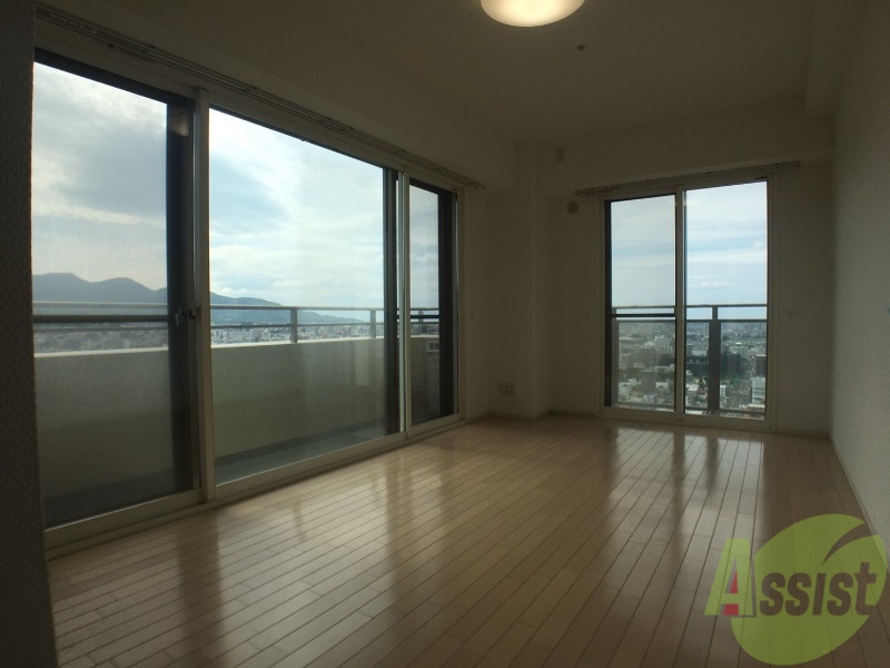 その他部屋・スペース　９．５帖の洋室です。家具の配置もしやすそうですね！