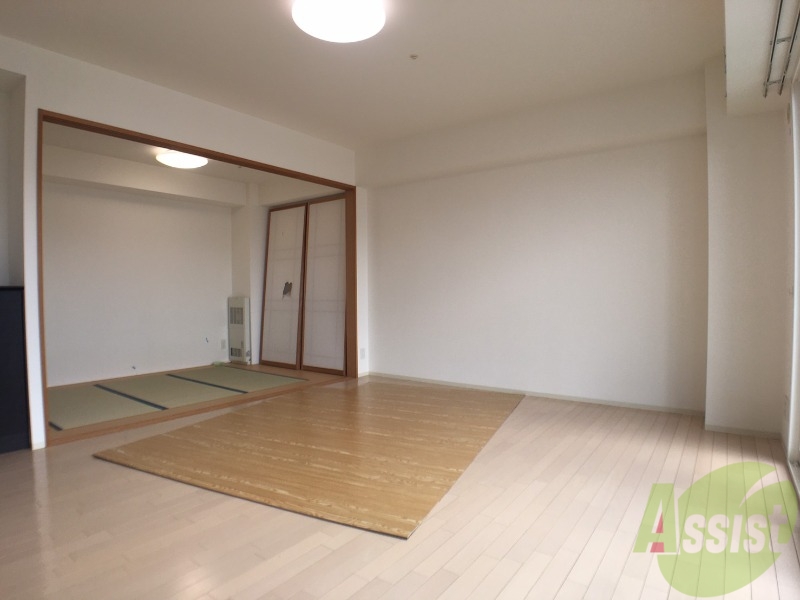 居室・リビング　広くてキレイなお部屋が広がっていて、充実した生活が送れそう。