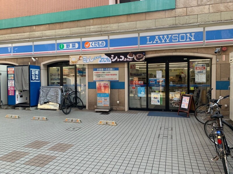 コンビニ　ローソン福岡西新5丁目店（コンビニ）まで1m