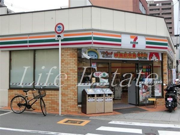 コンビニ　セブンイレブン大阪鶴橋駅西店（コンビニ）まで78m