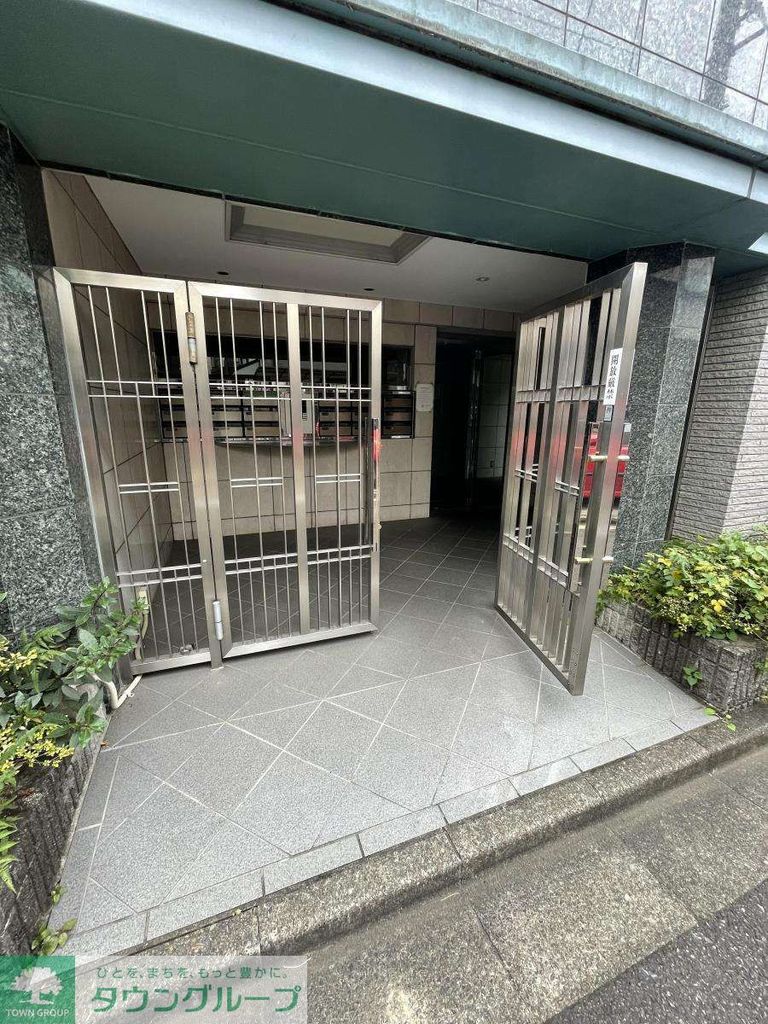 エントランス　庭