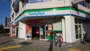 コンビニ　ファミリーマート墨田区役所／S店（コンビニ）まで263m