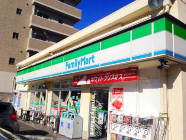 コンビニ　ファミリーマート松崎町店（コンビニ）まで521m